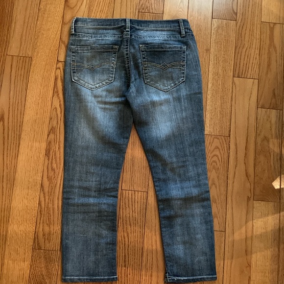 Mudd cropped Blue Jeans - Picture 2 of 4